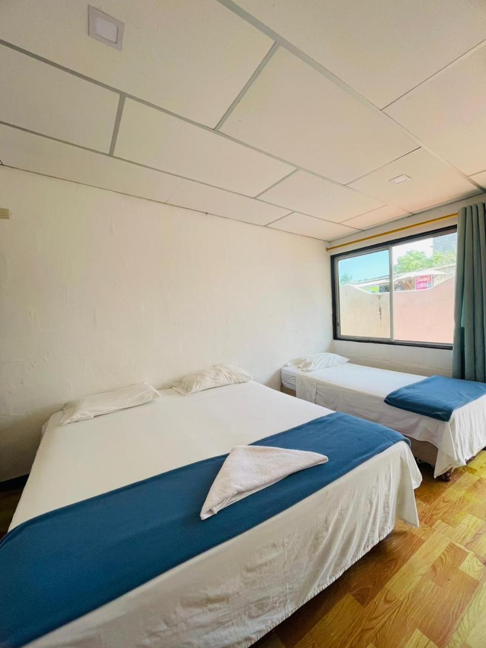 Hostal Darwin Puerto Ayora  Luaran gambar