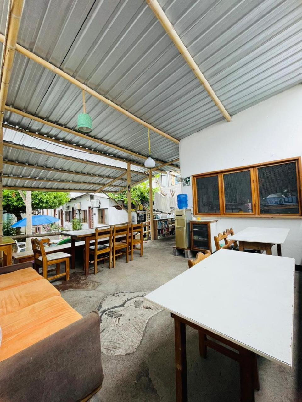 Hostal Darwin Puerto Ayora  Luaran gambar