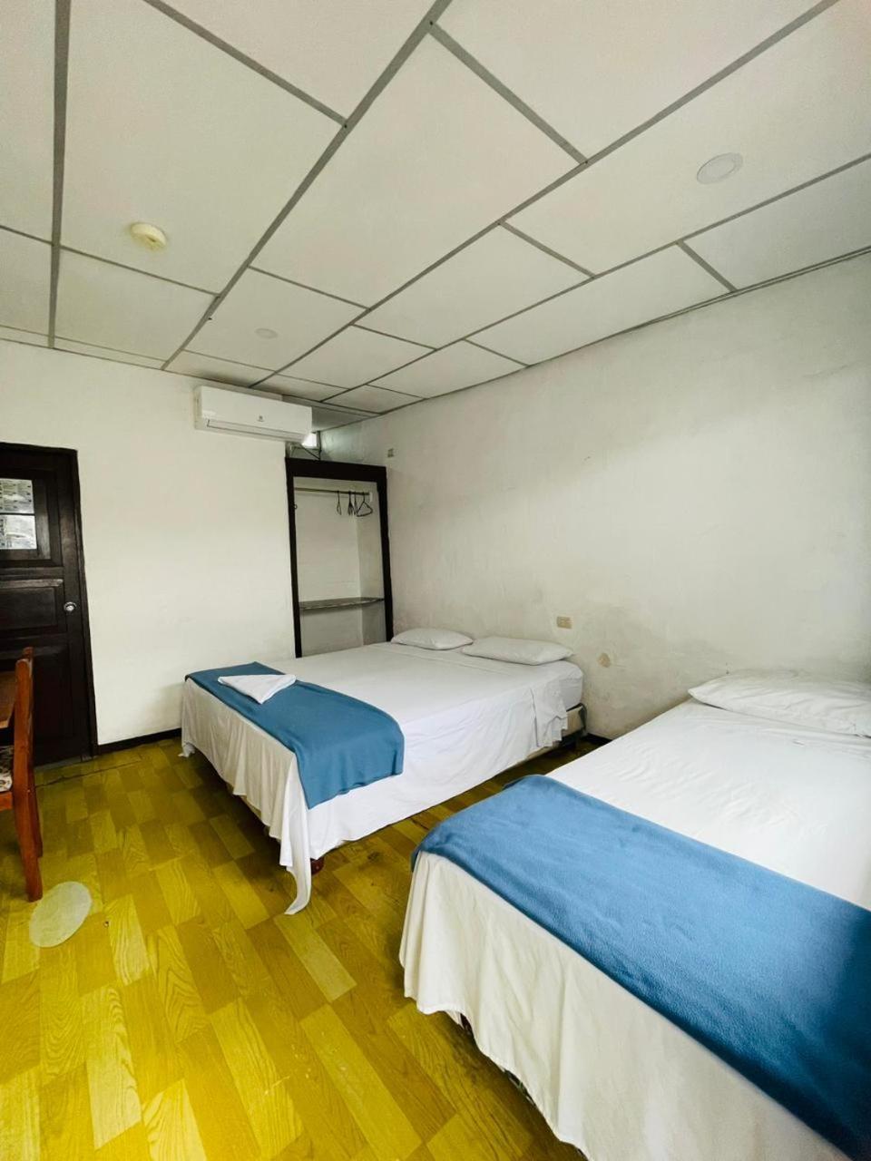 Hostal Darwin Puerto Ayora  Luaran gambar