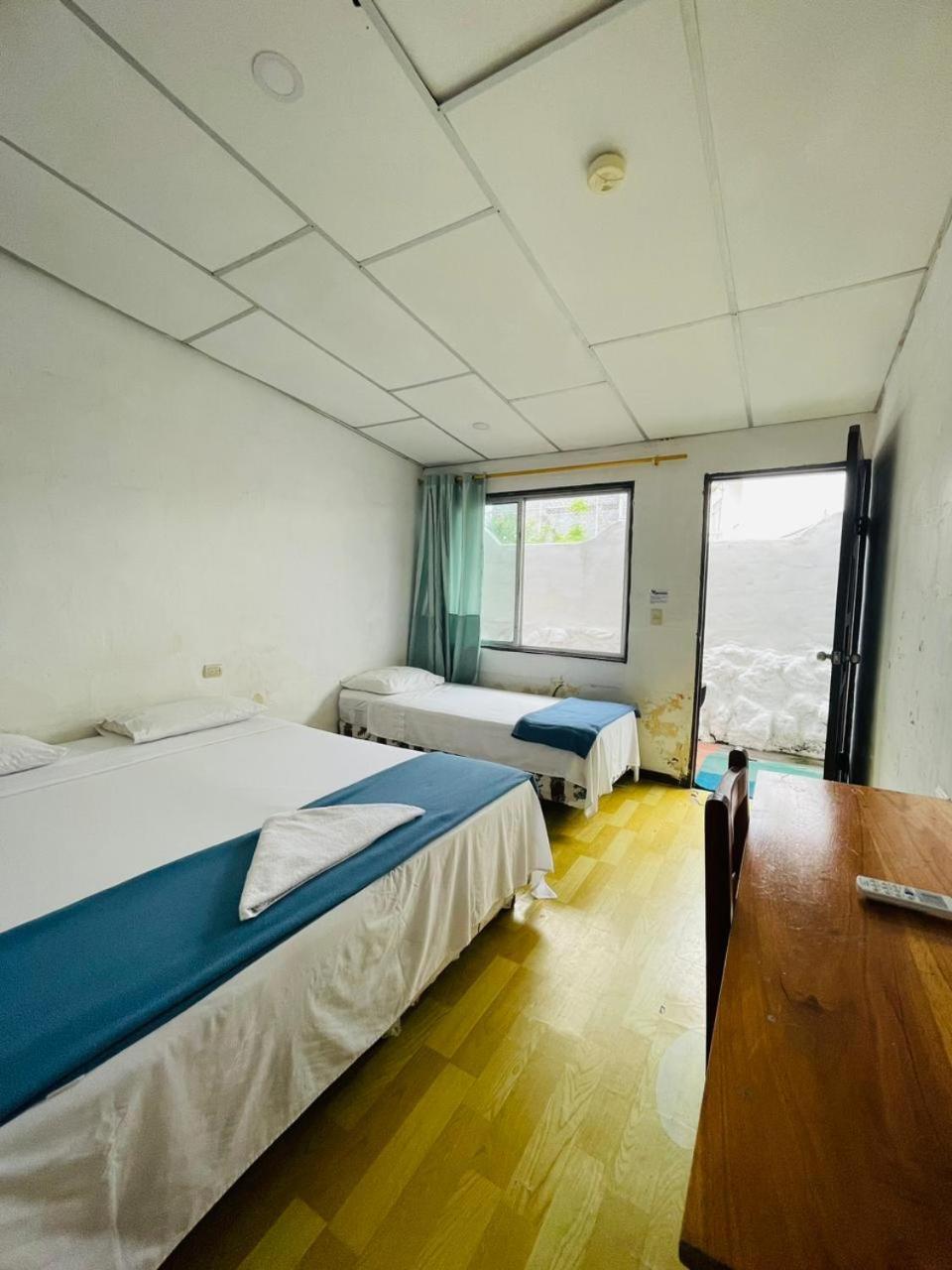 Hostal Darwin Puerto Ayora  Luaran gambar