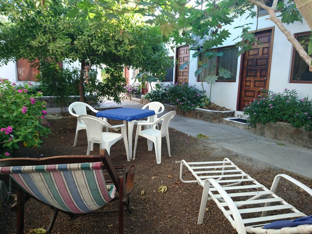 Hostal Darwin Puerto Ayora  Luaran gambar